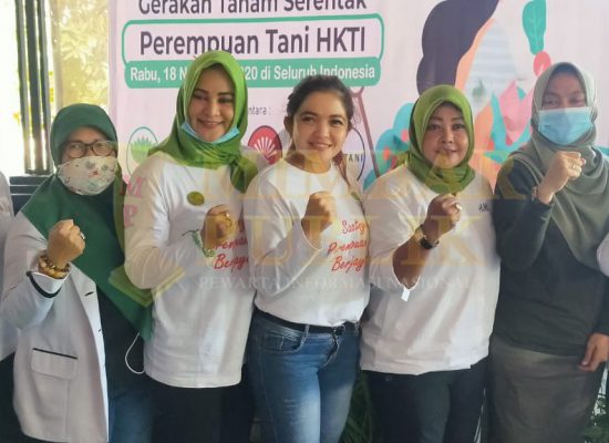 Gerakan Tanam Serentak Perempuan Tani HKTI Bintan