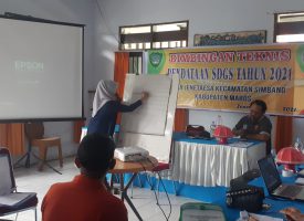 Rahmy Hasniawaty Asnur Saat Membawakan Materi Bimbingan Teknis Pendataan SDGS Tahun 2021 di Desa Jenetaesa Kecamatan Simbang Kabupaten Maros