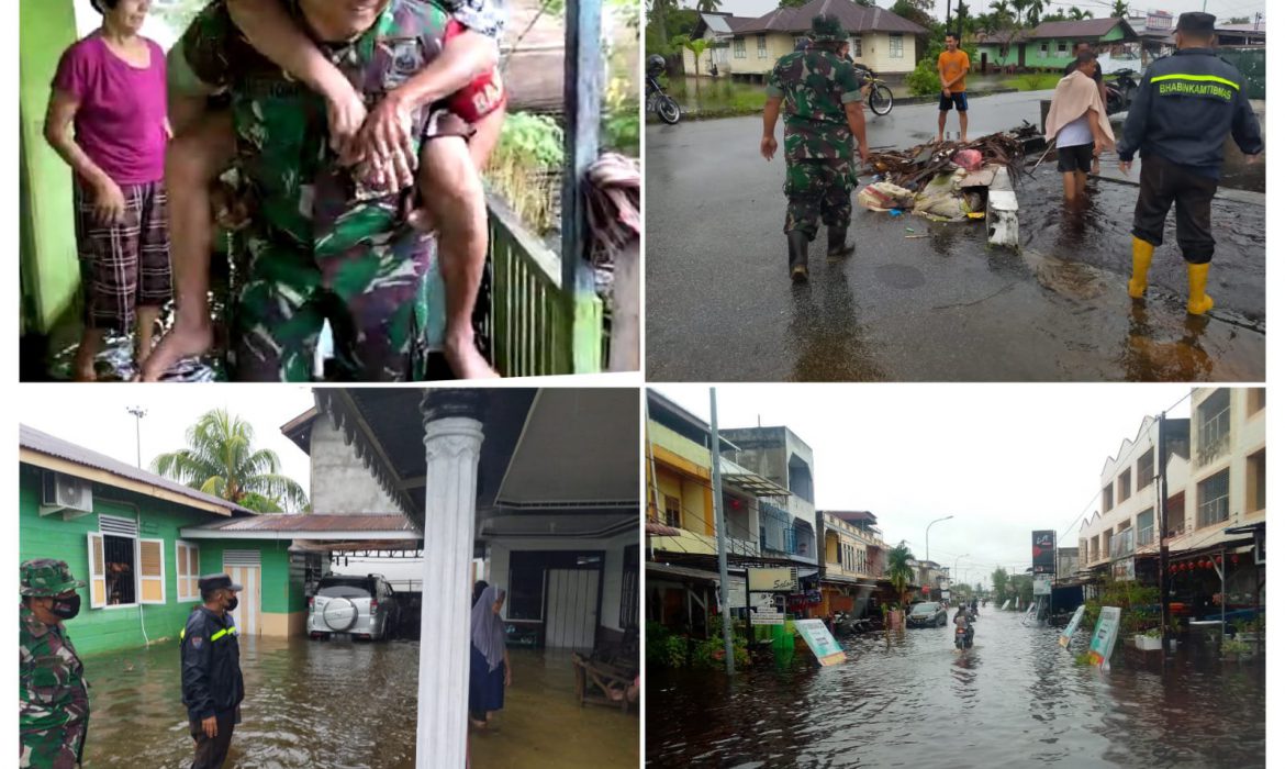 Banjir Hantam Rumah Warga, Babinsa Gendong Warga Untuk Berobat Hingga Bersihkan Saluran Air Yang Tersumbat