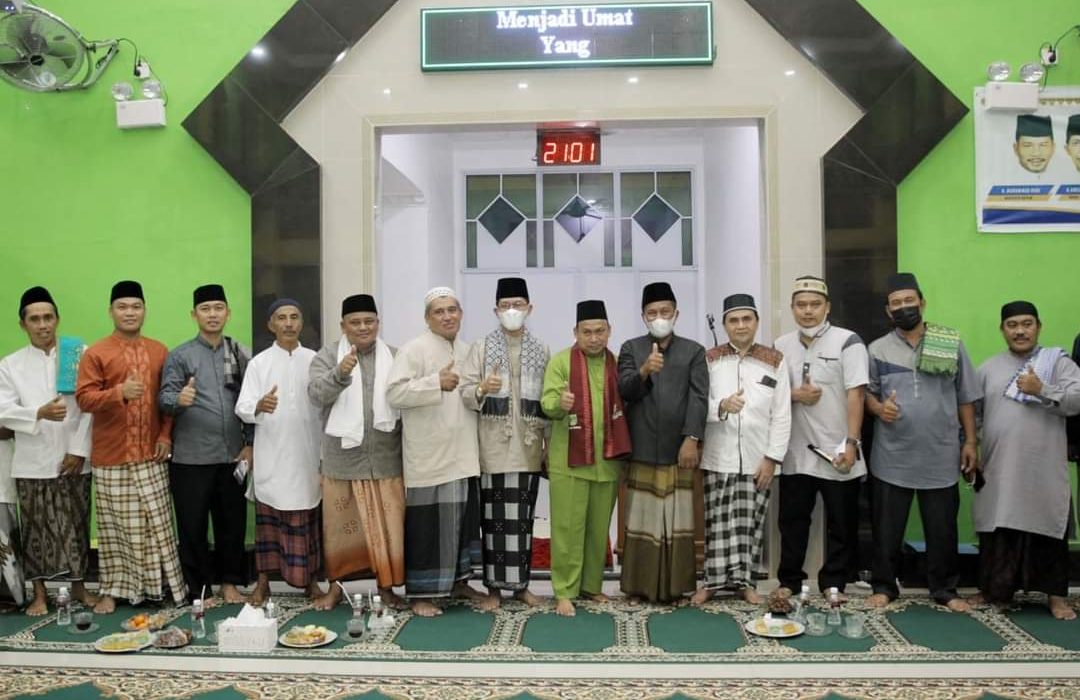 Wakil Wali Kota Batam Shalat Tarawih Bersama Masyarakat Sambau