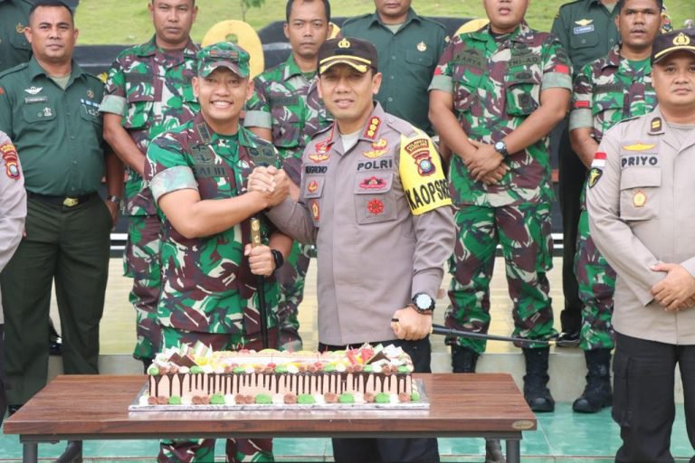 Bertepatan HUT TNI ke-77 Kapolresta Barelang Beri Suprise ke Kodim 0316/Batam