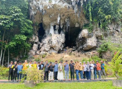 Paman Birin: Situs Goa Liang Bangkai salah satu pesona Geopark Meratus