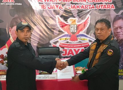 Ketua Ormas GRIB Jaya Jakarta Utara Serahkan SK PAC se Jakarta Utara