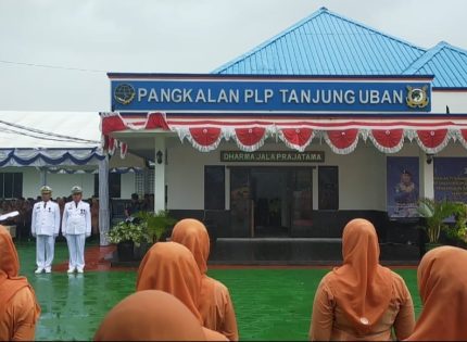 Dibawah Guyuran Hujan Pangkalan Penjagaan Laut dan Pantai Kelas II Tanjung Uban Gelar Dirgahayu Ke 35