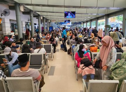 Tiket KA Jarak Jauh Jadwal Perjalanan H-10 s.d H-1 Lebaran Keberangkatan Stasiun Gambir dan Pasar Senen Sudah Dapat Dipesan