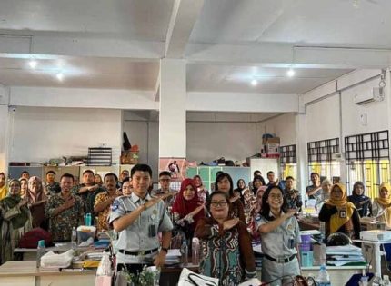 Jasa Raharja Kepri Bersama Guru-Guru SMAN 20 Kota Batam Lakukan Program Pengajar Peduli Keselamatan Lalu Lintas (PPKL)