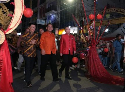 Gubernur Kepri Ansar Ahmad hadiri Pawai Lampion Kepri 2023