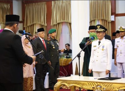 Gubernur Kepri Ansar Resmi Melantik  Hasan Pejabat Walikota Tanjungpinang