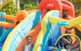 Liburan Makin Seru dengan Mandi Busa dan Istana Balon di HARRIS Resort Waterfront Batam