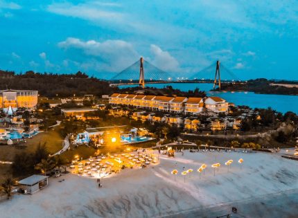 Tips Merayakan Libur Natal dan Tahun Baru di HARRIS Resort Barelang Batam