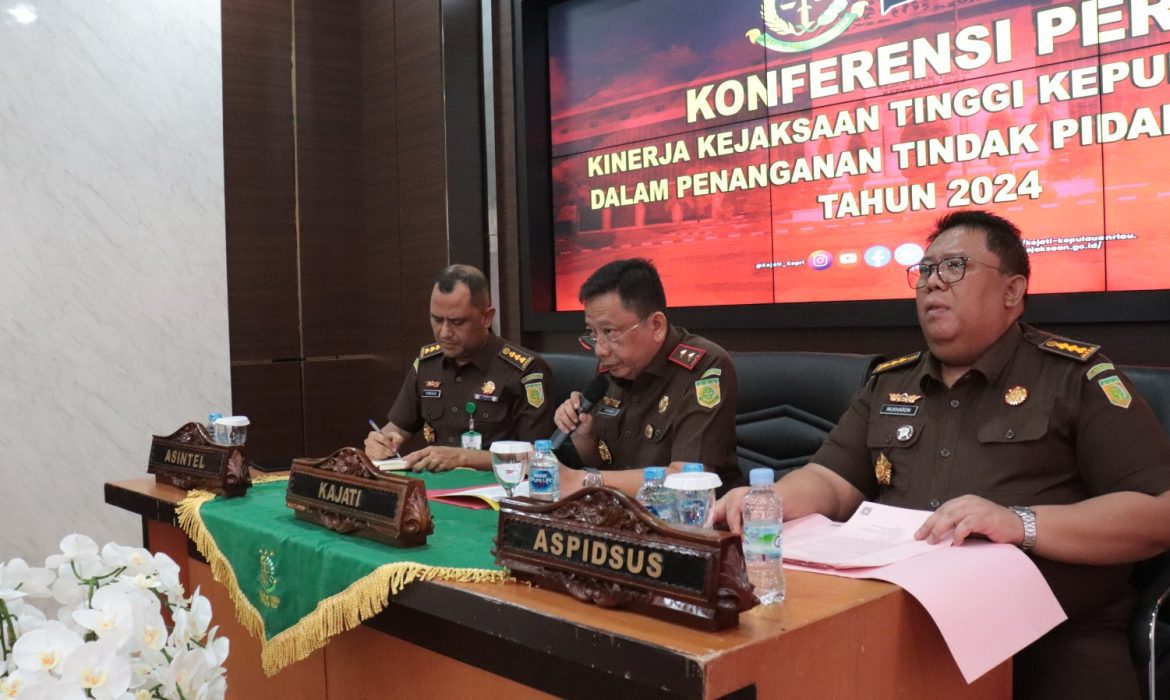 Konferensi Pers Harkordia 2024, Kajati Kepri Tahan 3 Tersangka Tipikor dan Paparkan Penanganan Perkara Tipikor Sepanjang 2024