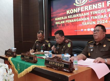 Konferensi Pers Harkordia 2024, Kajati Kepri Tahan 3 Tersangka Tipikor dan Paparkan Penanganan Perkara Tipikor Sepanjang 2024