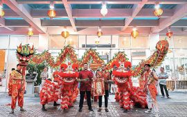 HARRIS Hotel Batam Center Mempersembahkan “Path to Prosperity Dinner” Menyambut Tahun Baru Imlek 2025